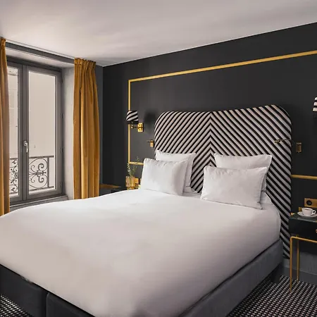 Snob Hotel 4*